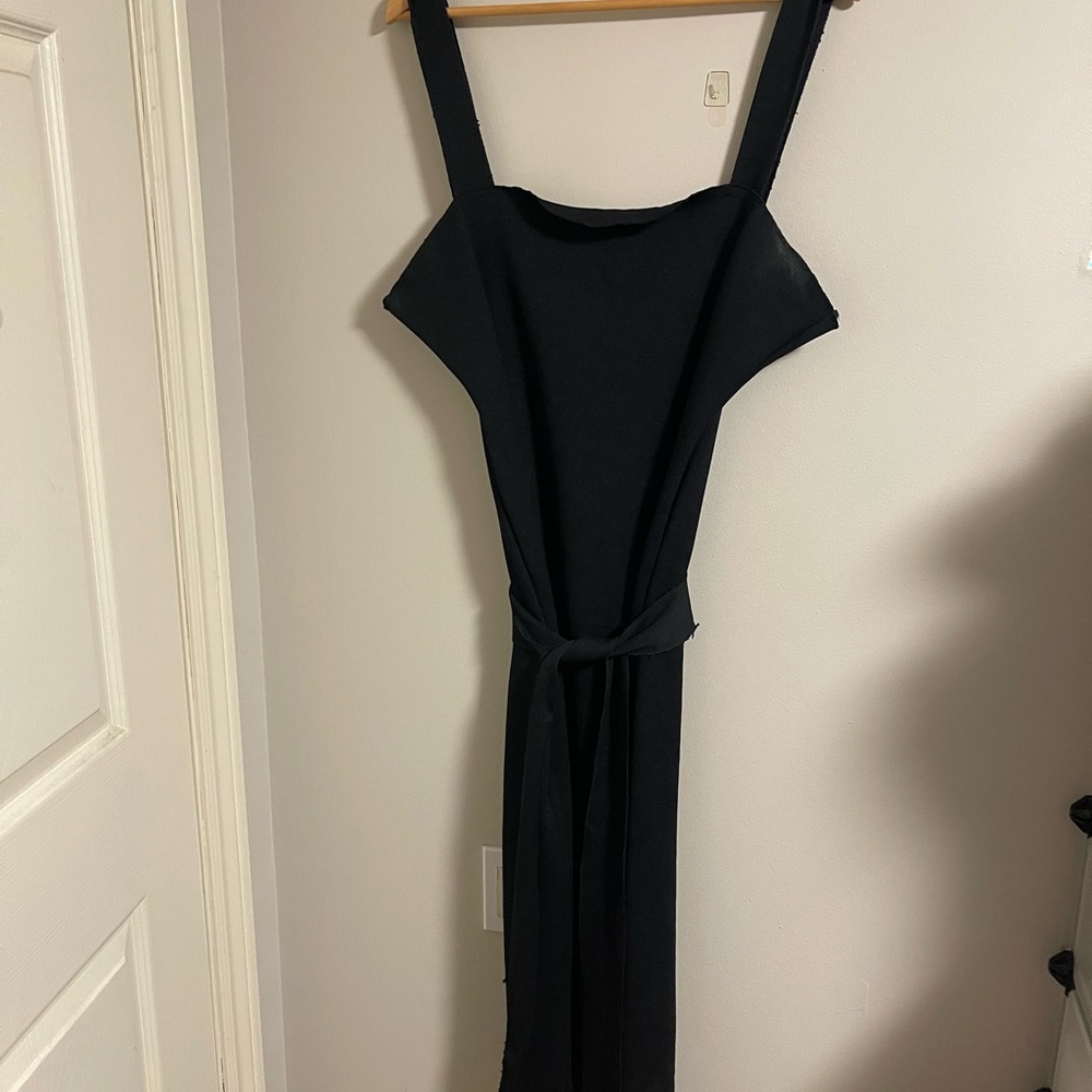 Black Sleeveless Dress with removable tie